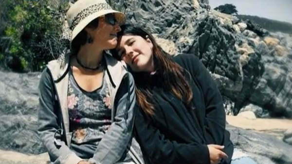 "Es ella sonriendo": La simbólica señal que sintió la madre de Catalina Cayazaya