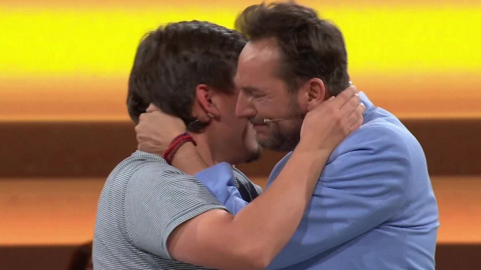 Daniel Fuenzalida se emociona con historia de participante de "Ahora Caigo"
