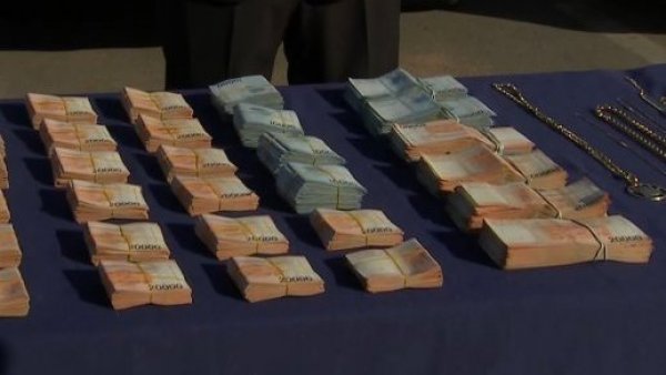 Joyas, drogas, armas y más: Presentan los elementos encontrados en mega operativo de Cerrillos
