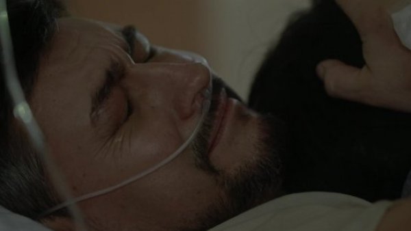 La emotiva visita del hijo de Lucas

