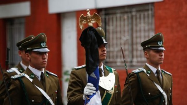 "Nos duele, pero vamos a seguir estando": El pesar de Carabineros por la muerte de teniente Sánchez
