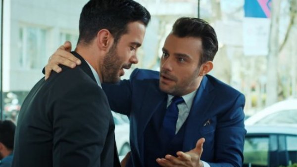 ¡Sinan en shock! Así fue el momento de "Amor en Juego"
