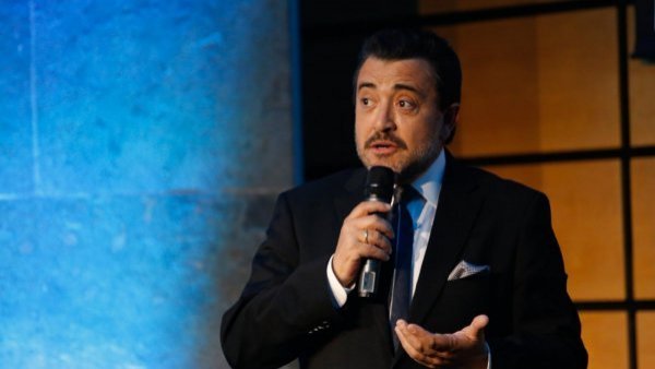 Fue atendido de urgencia: Leo Caprile sufre infarto cerebral