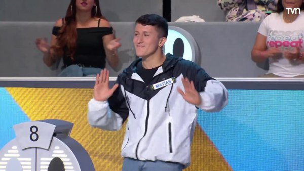 Participante se luce bailando en "Ahora Caigo"
