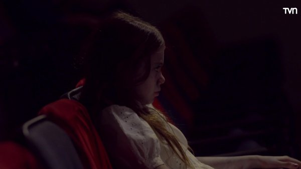 La aparición de una misteriosa niña en la sala de cine
