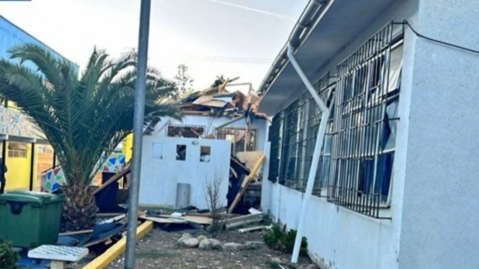 Explosión en colegio de Los Vilos deja dos estudiantes heridos y profesora con el 45% de su cuerpo quemado
