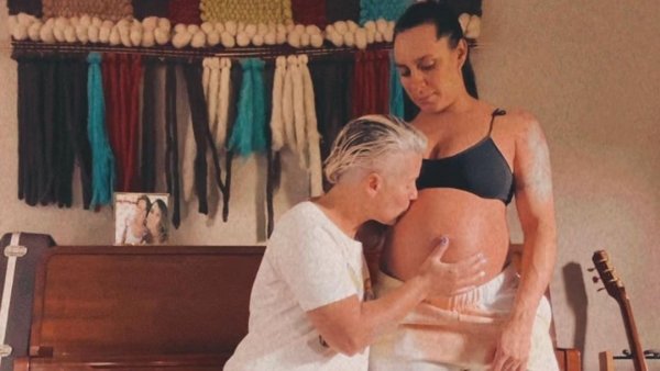 María Jimena Pereyra presentó a hijo recién nacido
