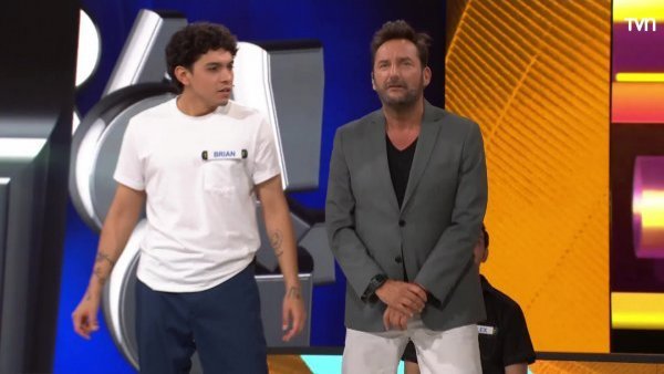Líder sorprende con genial interpretación de Lucybell
