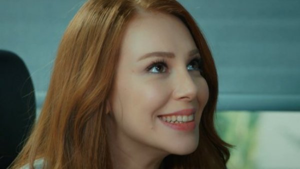 Amor en Juego - T1E116 | La broma de Defne

