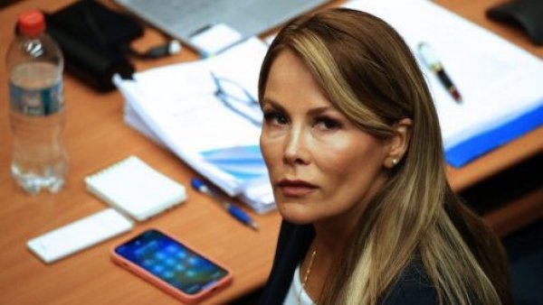 Solicitan revisión de cautelares de Cathy Barriga por “incumplimiento" de arresto domiciliario