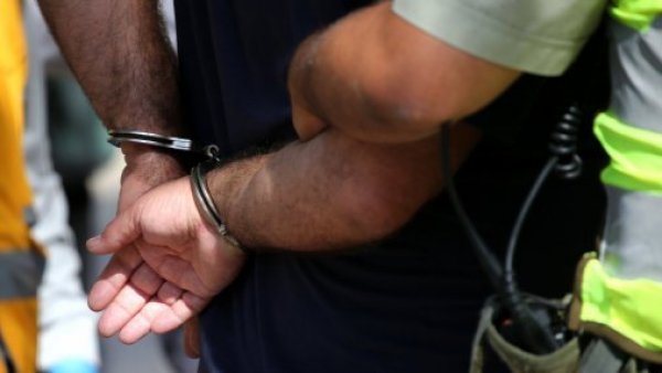 Carabineros detuvo a cinco extranjeros por asalto a pareja en Barrio Bellavista
