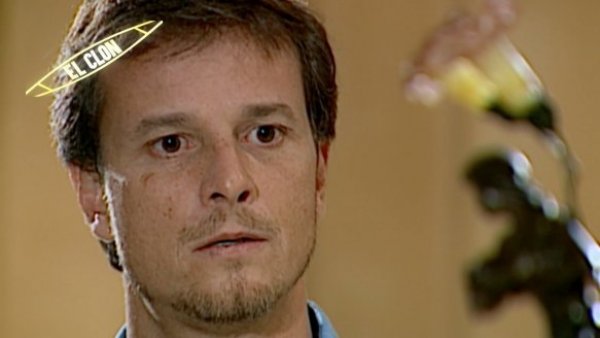 Una nueva humillación a Xande: Revisa un adelanto de este lunes de "El Clon"
