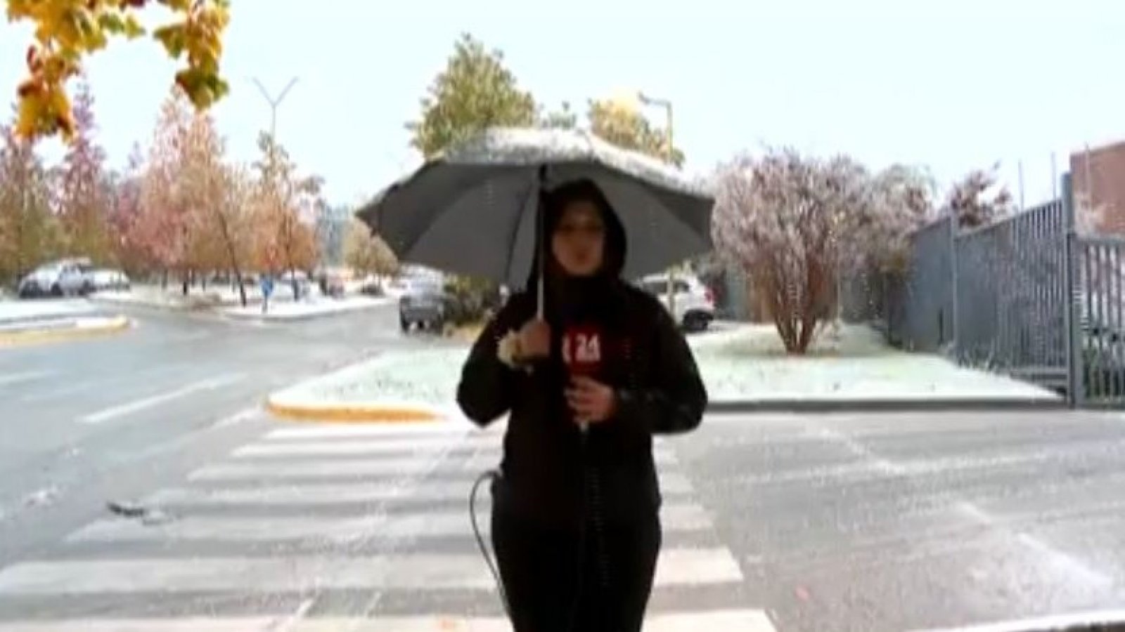 A esta hora nieve en Lo Barnechea y Las Condes
