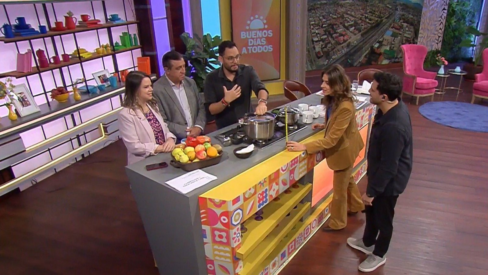 ¡Tenemos calorcito de hogar! Nos preparamos para la lluvia con un rico consomé
