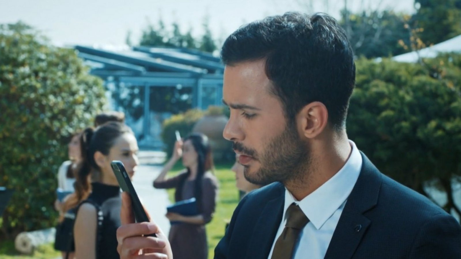 Omer no lo puede creer: Revive el momento de "Amor en Juego"
