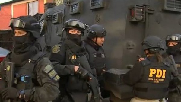 Intenso operativo policial en Maipú: incautan armas y drogas a banda de alta peligrosidad

