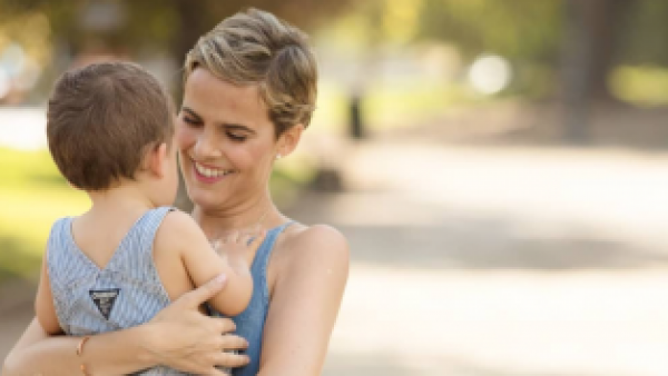 Hijo de Javiera Suárez la recordó con emotivo poema por el Día de la Madre