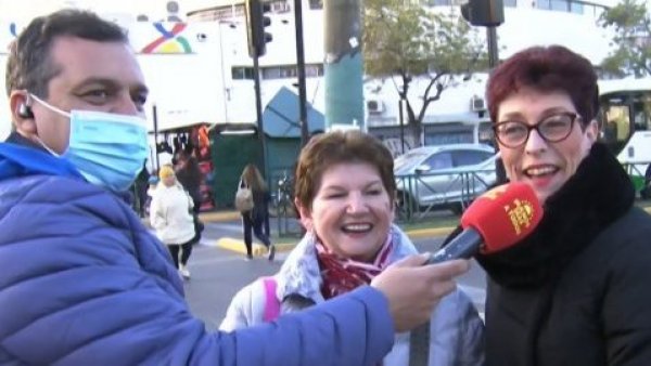 ¡Prevención, vacúnense y sopaipillas! La doctora Herrera junto a Leo Castillo conversan en Ñuñoa
