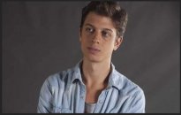 Murat es hijo de Veysel. No le gusta nada trabajar y se pasa el día haciendo el vago. Su actitud le meterá en graves problemas tras conocer a Seyda.