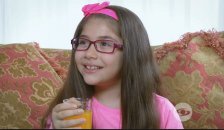 Tügce es una niña malcriada y soberbia de seis años hija de Kenan y Arzu. Cuando Elif aparece en su vida, sus inseguridades se multiplican.