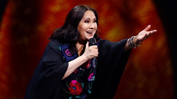 Ana Gabriel posterga concierto en Santiago tras sufrir "cuadro severo de influenza"