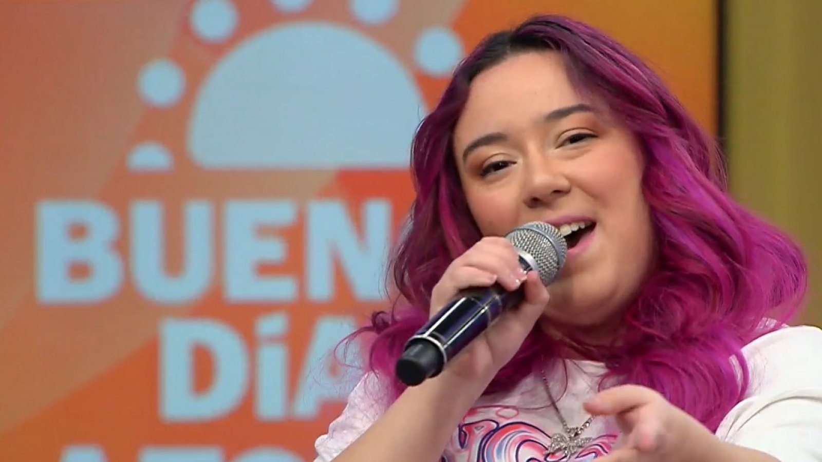Escucha "Dubidubidu" de Christell en el "Buenos Días a Todos"

