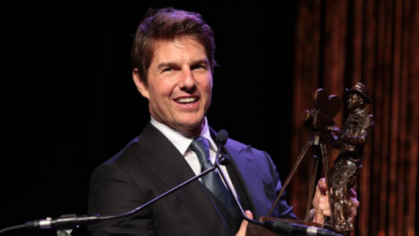 Tom Cruise es fotografiado sin polera y usuarios de redes sociales aplaudieron su figura a sus 61 años
