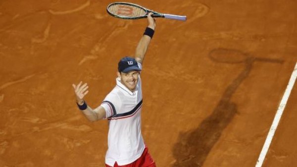 Histórico: Jarry derribó a Tsitsipas y se sumó a Tabilo en semis de Roma
