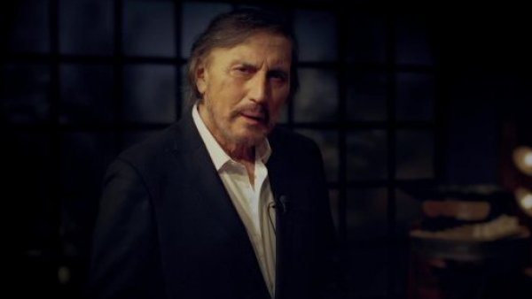 Carlos Pinto presenta "Una sombra en la noche"
