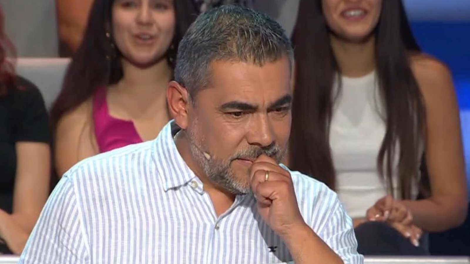 ¡Carlos López se salva de caer en el último segundo!
