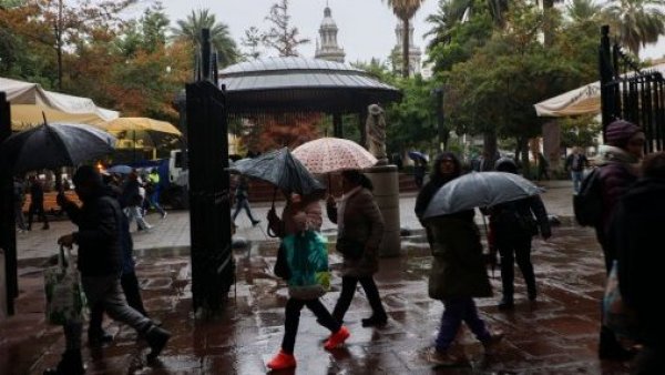 Activan código azul en regiones Metropolitana, de O'Higgins y Biobío