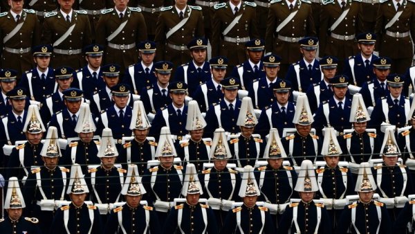 Revive el desfile en honor a las Glorias Navales 2024
