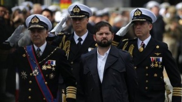 "Nuestros héroes se mantienen": Presidente Boric tras conmemoración de 'Las Glorias Navales'
