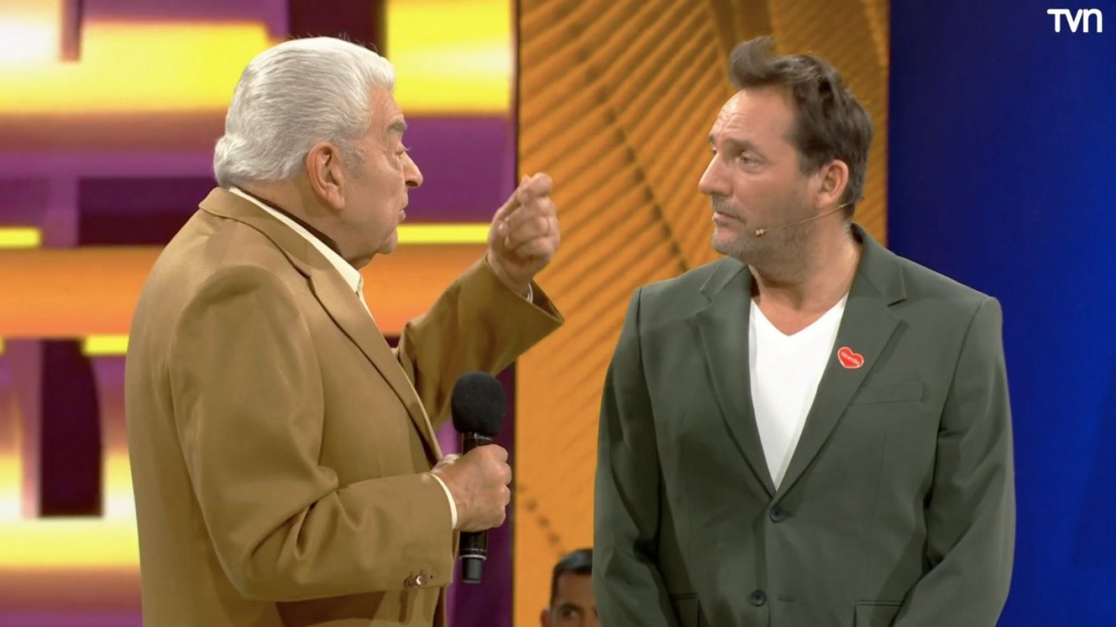 Don Francisco se toma el programa "¡Ahora Caigo!" y sorprende al público
