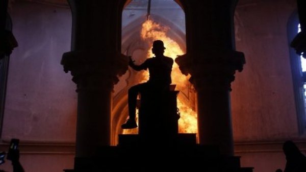 10 años de presidio para autor de incendio en iglesia de Carabineros
