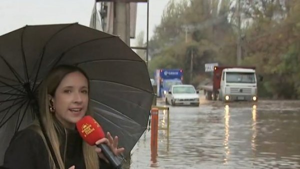 ¡Ya está desbordado el canal Santa Marta!
