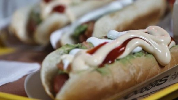 Día del completo 2024: ¿Dónde comer y encontrar descuentos y ofertas?
