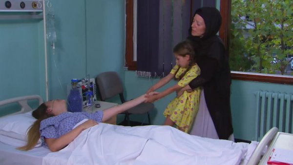 Elif - T1E1 | Una dolorosa separación
