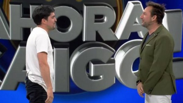 Participantes cantan feliz cumpleaños a líder de "Ahora Caigo"
