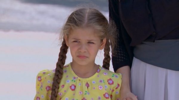 Elif - T1E02 | Elif quiere estar con su madre
