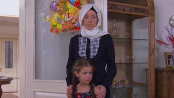 Elif - T1E03 | Las explicaciones de Ayse
