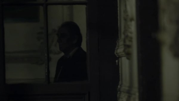 La presencia vuelve a la casa a buscar lo que le pertenece
