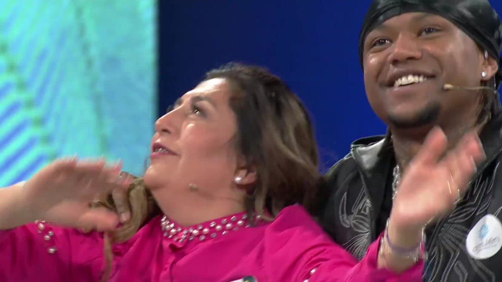 ¿Nace un amor? La serenata de Pincoya a Polimá
