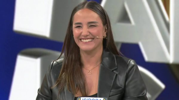 Isidora Urrejola es la primera líder de la noche
