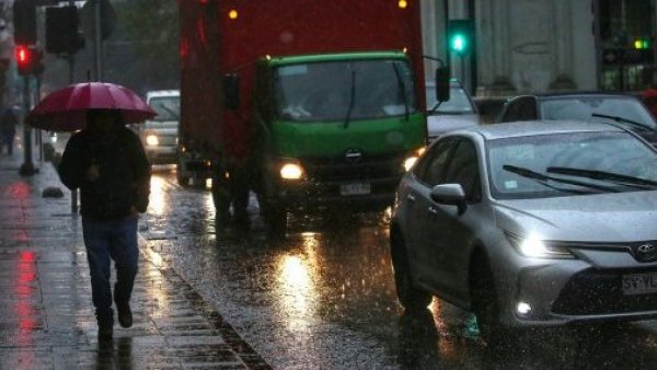 Balance del sistema frontal: Cortes de rutas, clases suspendidas y 15 mil clientes sin luz
