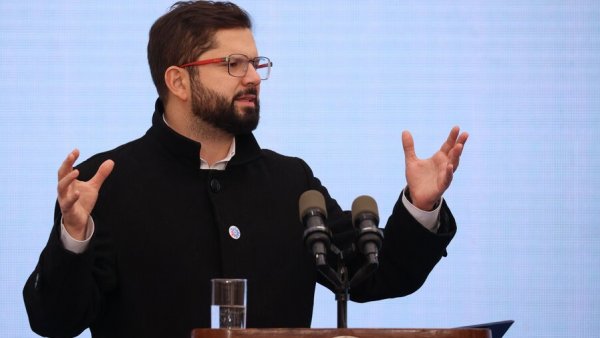 Inició la gira por Europa del Presidente Gabriel Boric: inversión y promoción de Derechos Humanos será el foco
