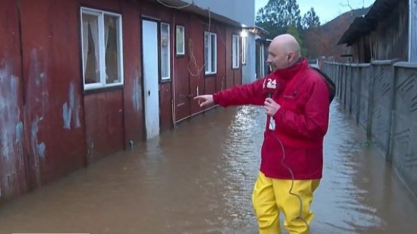 Alerta roja en Arauco y Los Ángeles: Sistema frontal provoca inundaciones, derrumbes y suspensión de clases
