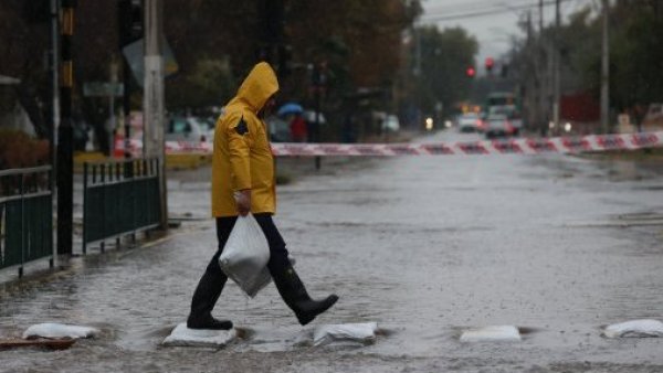 Sistema Frontal: ¿Cuántos milímetros caerán en la región Metropolitana?