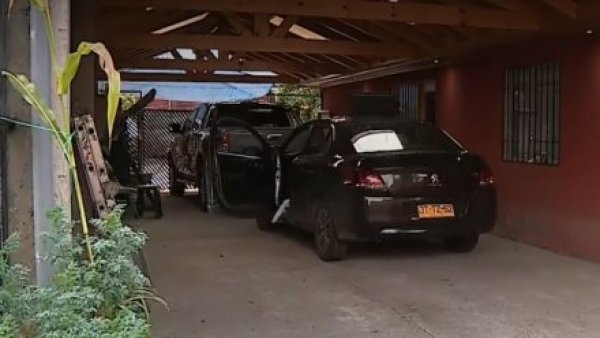 Robo en Maipú deja a un adulto mayor baleado y dos delincuentes apuñalados