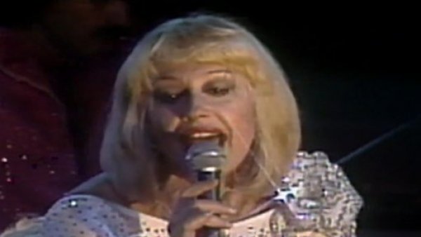 ¡Celebramos a la inmortal Raffaella Carrá!
